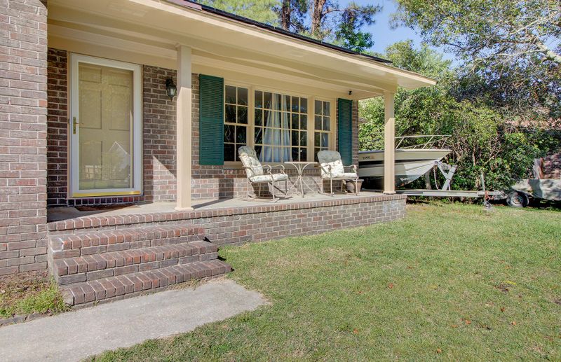 105 Six Iron Ln, Summerville, SC 29483