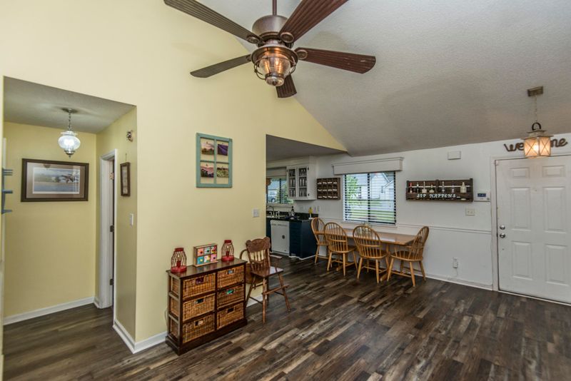 196 Ashley Dr, Summerville, SC 29485