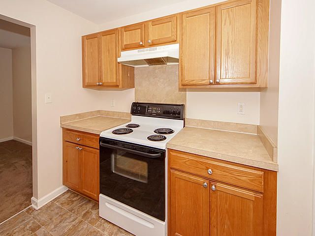 202 Green Castle Dr, Goose Creek, SC 29445