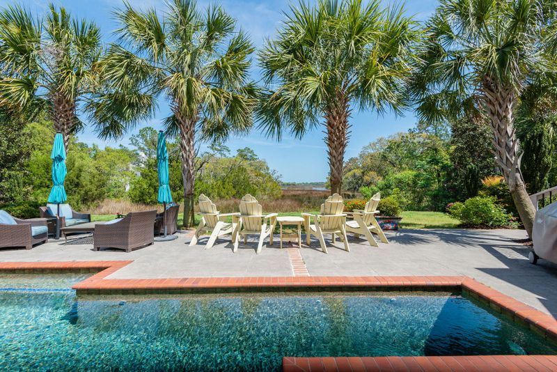 828 Mary River Ln, Charleston, SC 29412