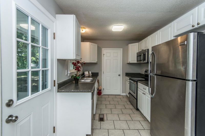 2624 Ridgewood Ave, Charleston, SC 29414