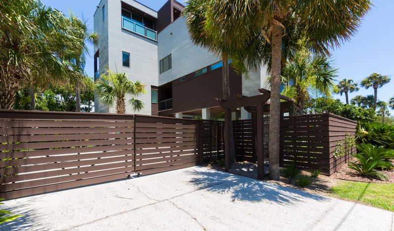 316 E Arctic Ave, Folly Beach, SC 29439