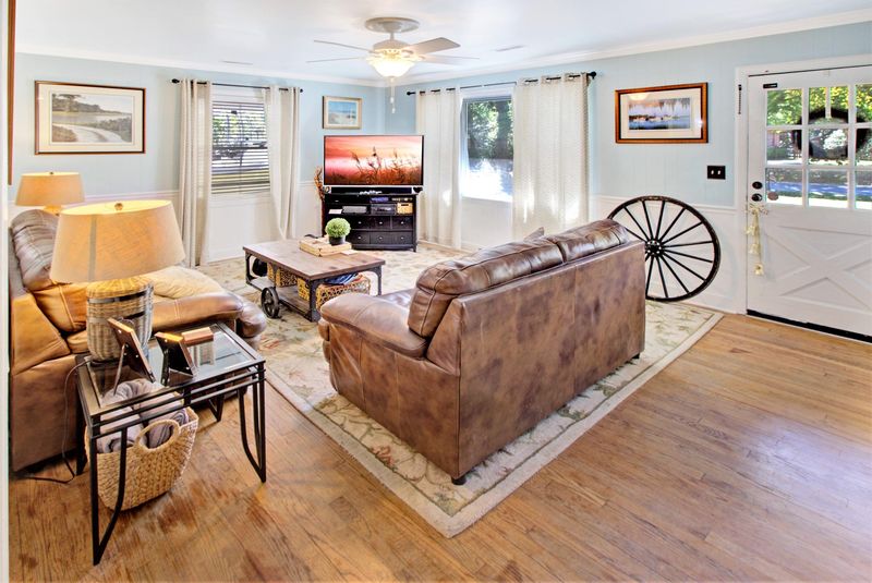 1248 Marvin Ave, Charleston, SC 29407