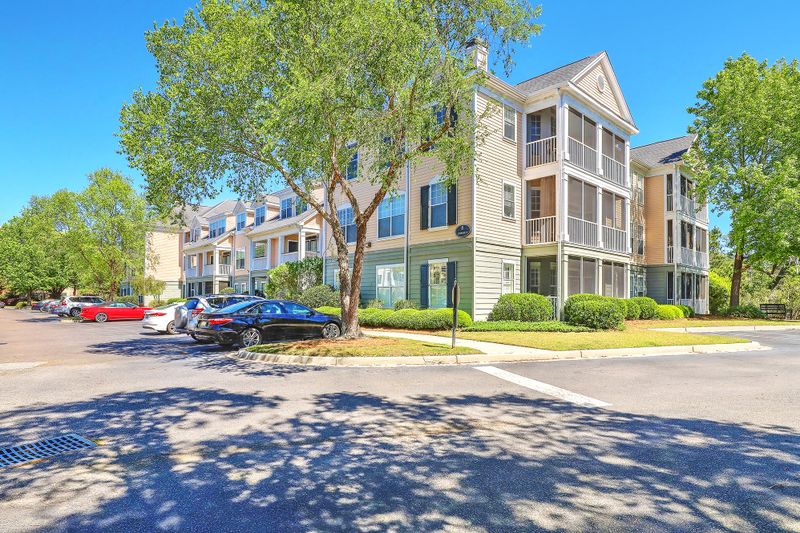 130 River Landing Dr #8300, Charleston, SC 29492