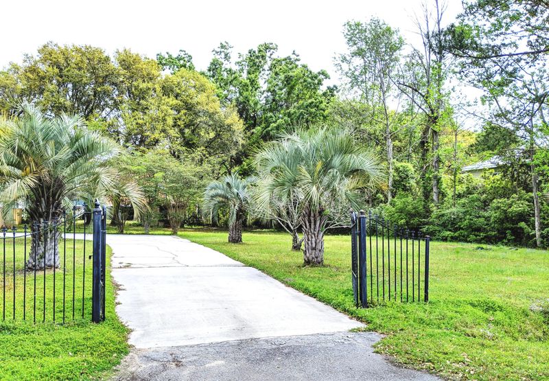 1450 Periwinkle Dr, Mount Pleasant, SC 29466