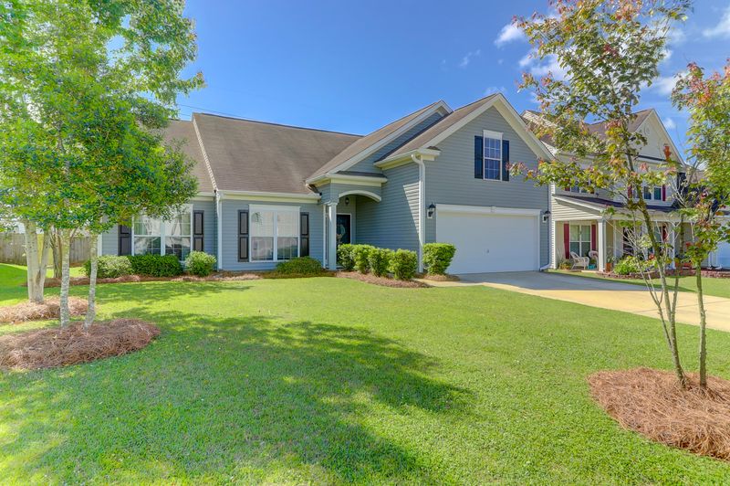 7506 Whispering Oak Dr, Hanahan, SC 29410
