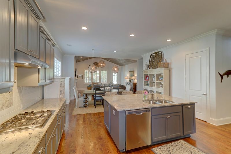 3200 Hatchway Dr, Mount Pleasant, SC 29466