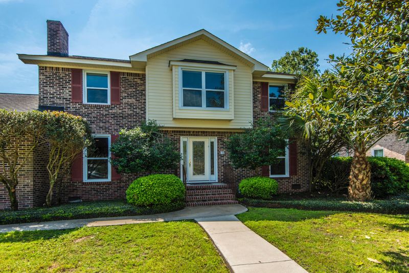 1 Avon Ct, Charleston, SC 29407