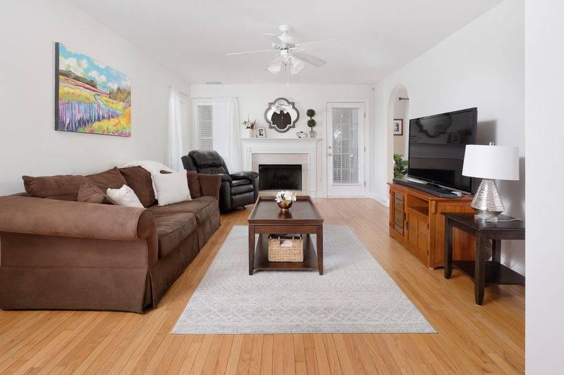 1577 Ocean Neighbors Blvd, James Island, SC 29412