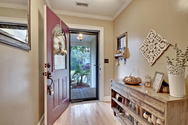 637 Fair Spring Dr, Charleston, SC 29414