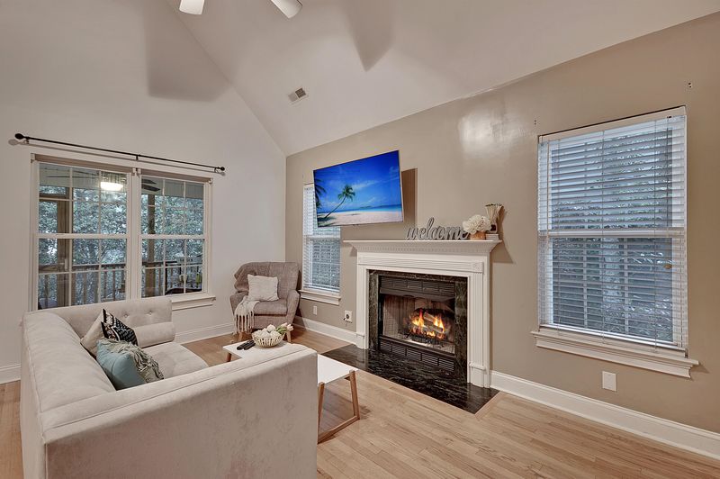 637 Fair Spring Dr, Charleston, SC 29414