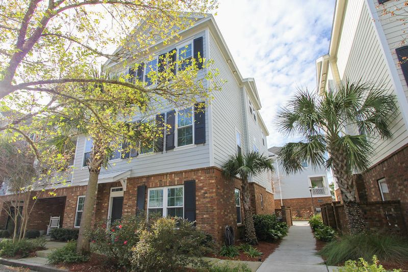 656 Coleman Blvd #104, Mount Pleasant, SC 29464