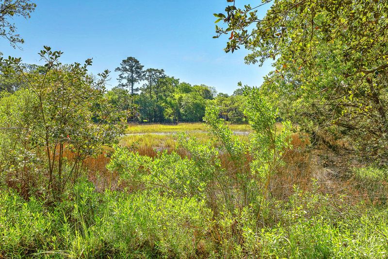 122 Chadwick Dr, Charleston, SC 29407