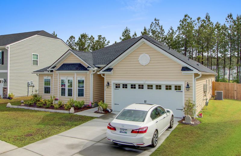 212 Witch Hazel St, Summerville, SC 29486