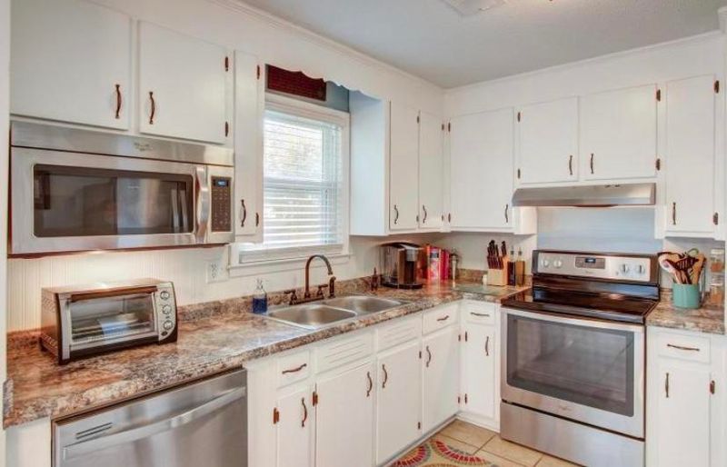 4009 Karen Dr, North Charleston, SC 29405