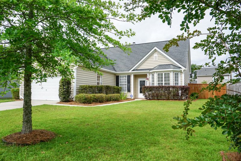 7220 Harrier Dr, Hanahan, SC 29410
