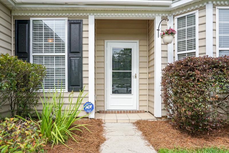 7220 Harrier Dr, Hanahan, SC 29410