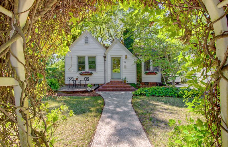 102 Collingwood, Charleston, SC 29407