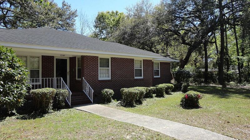 1249 Bamboo Dr, Charleston, SC 29407