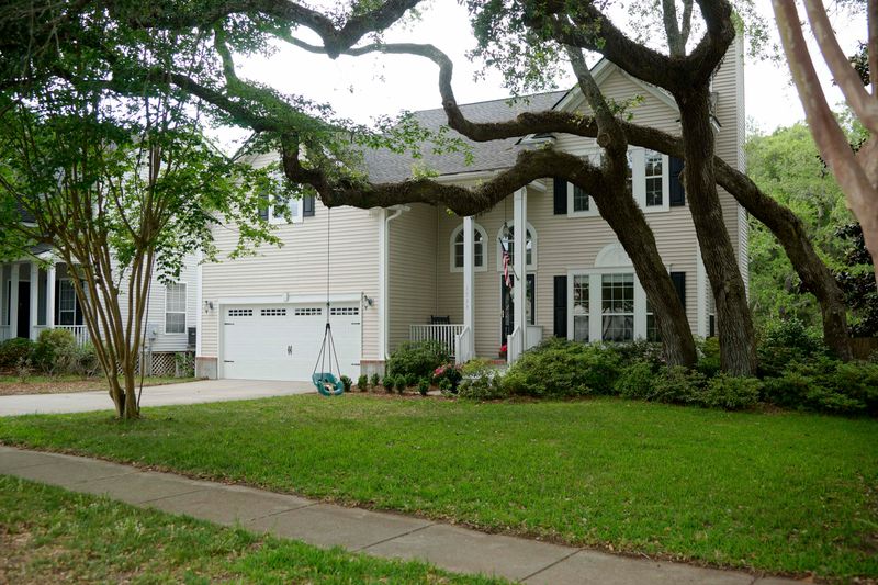 1733 Crystal Lake Dr, Charleston, SC 29412