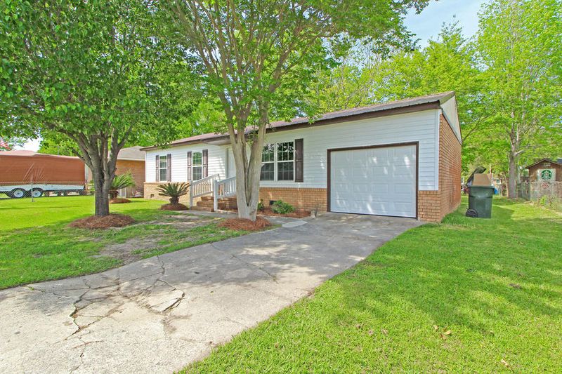 419 Judy Dr, Goose Creek, SC 29445