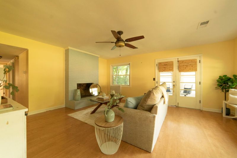 818 Dills Bluff Rd, Charleston, SC 29412