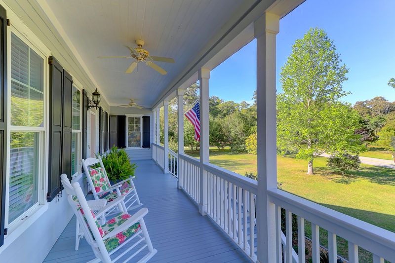 7052 Maybank Hw, Wadmalaw Island, SC 29487