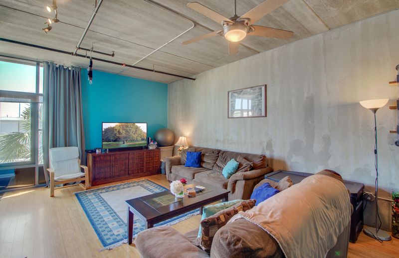 1 Cool Blow St #123, Charleston, SC 29403
