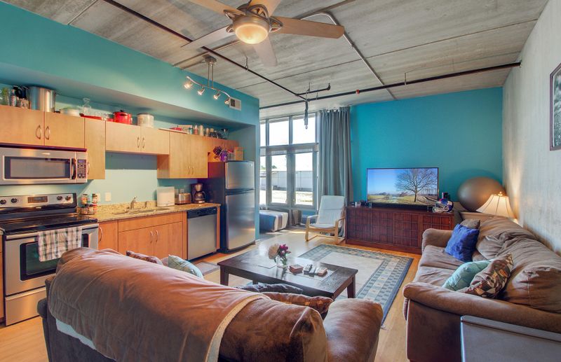 1 Cool Blow St #123, Charleston, SC 29403