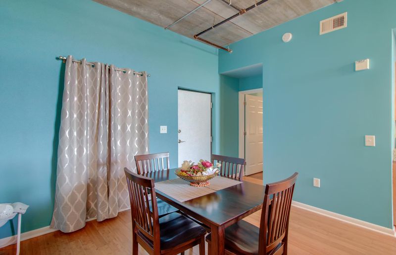 1 Cool Blow St #123, Charleston, SC 29403