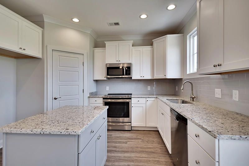 1110 Avery Dr, Moncks Corner, SC 29461