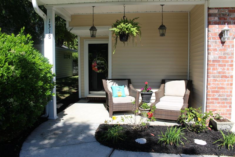 1318 Fenwick Plantation Rd, Johns Island, SC 29455