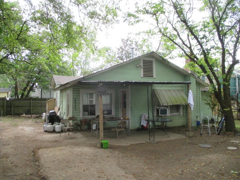 2015 Grayson St, Charleston, SC 29405