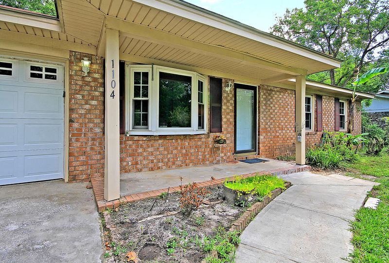 1104 Maryland Dr, Ladson, SC 29456