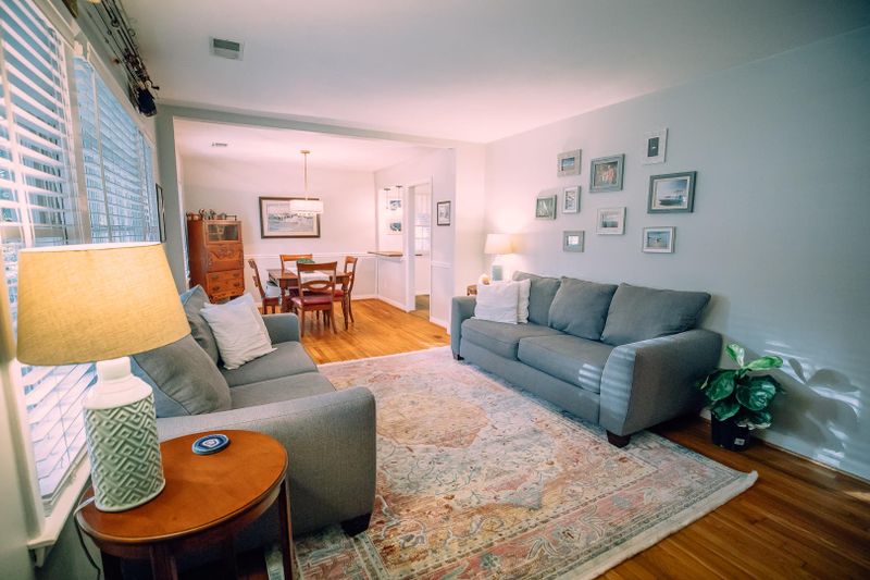 870 Wellington Dr, Charleston, SC 29412