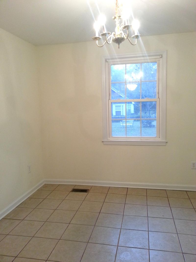 1073 Honeysuckle Ln, Charleston, SC 29412