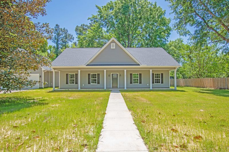 251 S Main St, Ridgeville, SC 29472