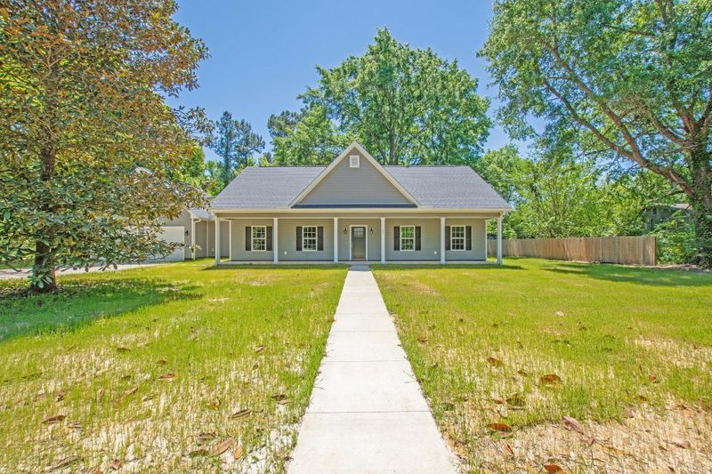 251 S Main St, Ridgeville, SC 29472