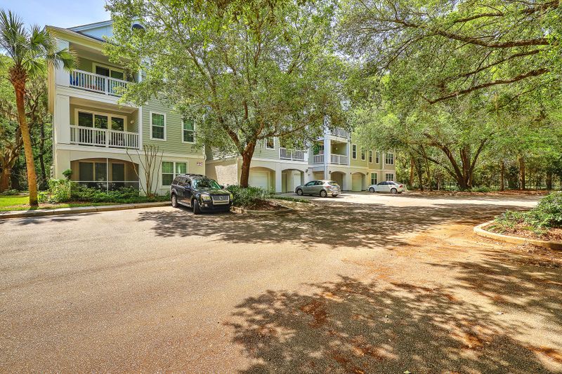 60 Fenwick Hall Allee #323, Johns Island, SC 29455
