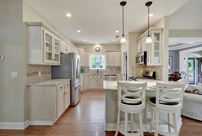 317 Glen Eagles Dr, Summerville, SC 29483