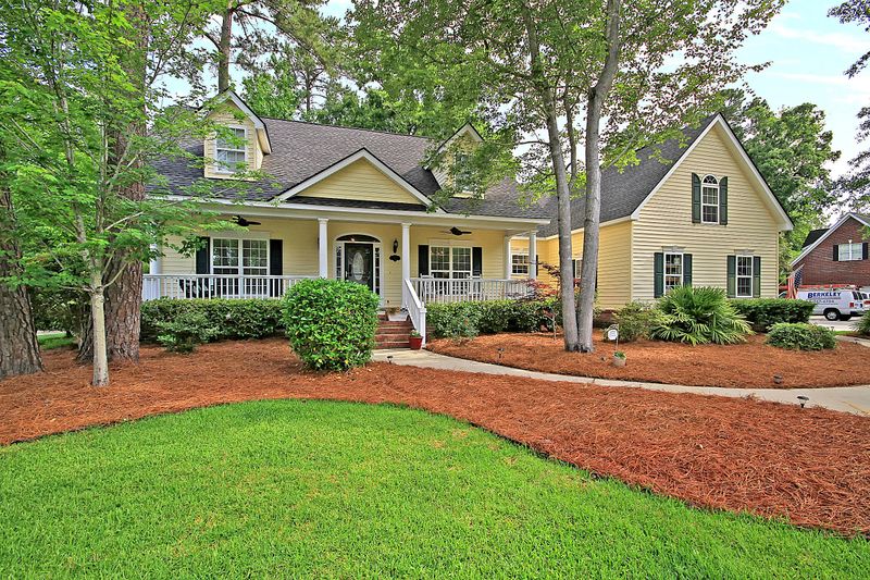 317 Glen Eagles Dr, Summerville, SC 29483