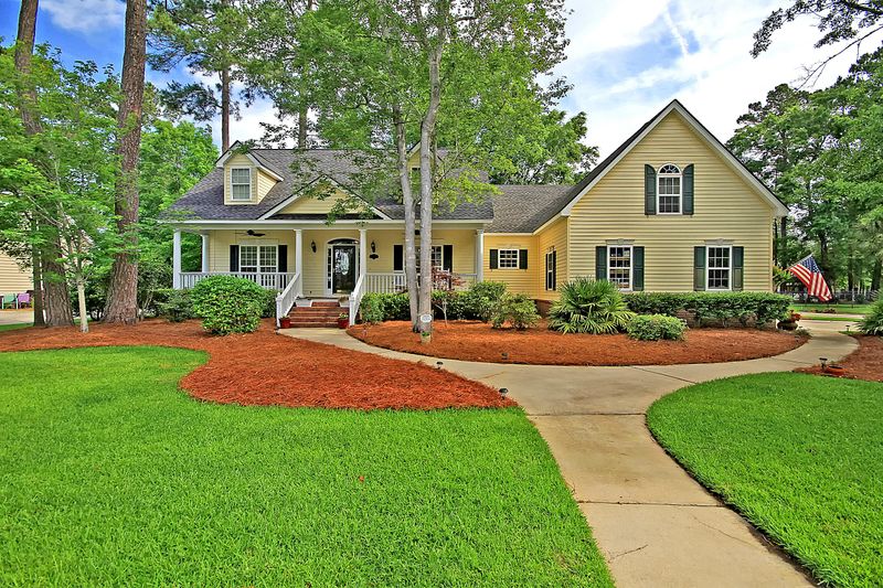 317 Glen Eagles Dr, Summerville, SC 29483