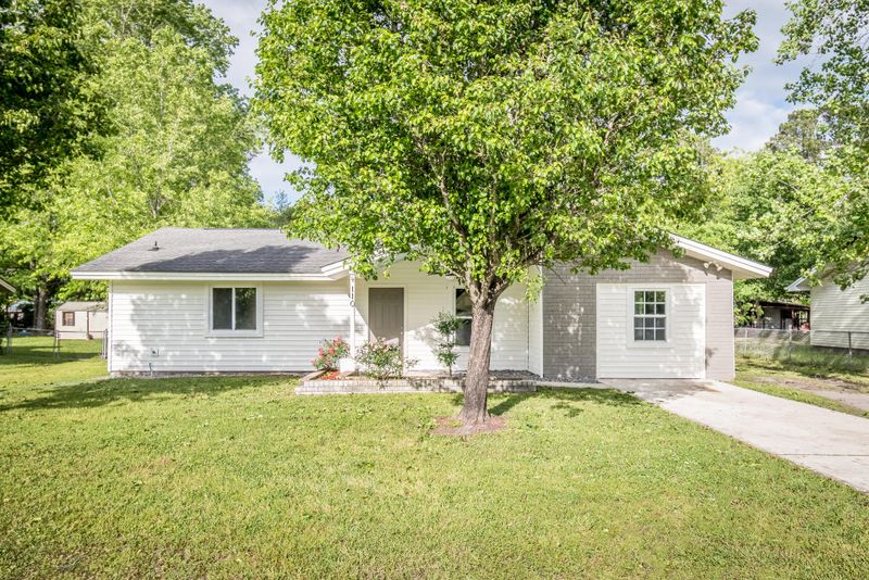 110 Loblolly Dr, Moncks Corner, SC 29461