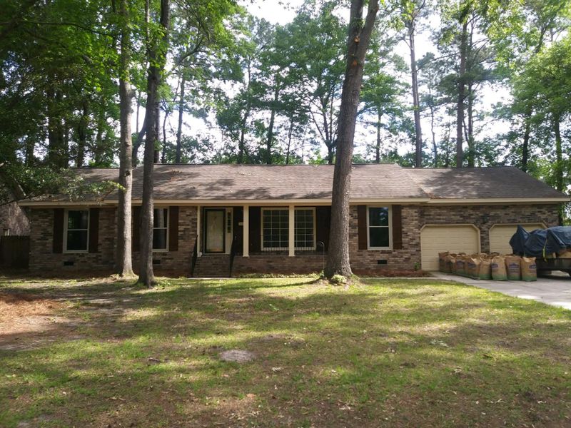 121 Stratford Dr, Summerville, SC 29485