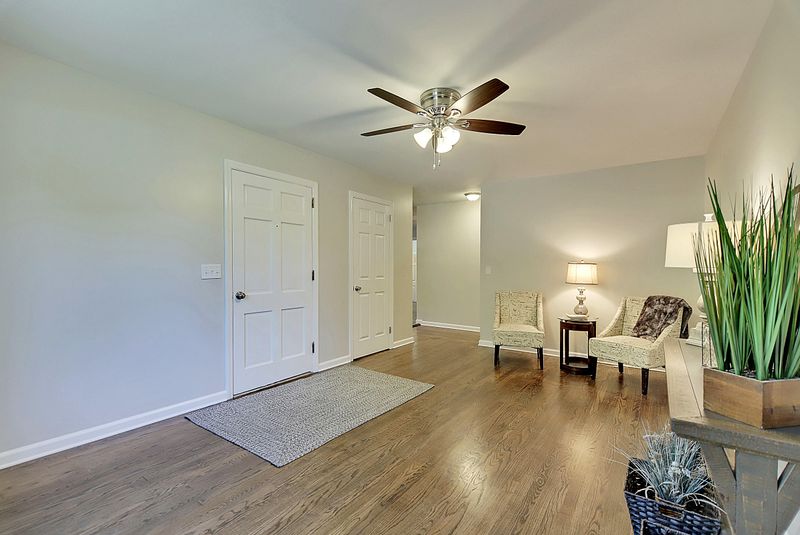 675 Highwood Cir, Charleston, SC 29412