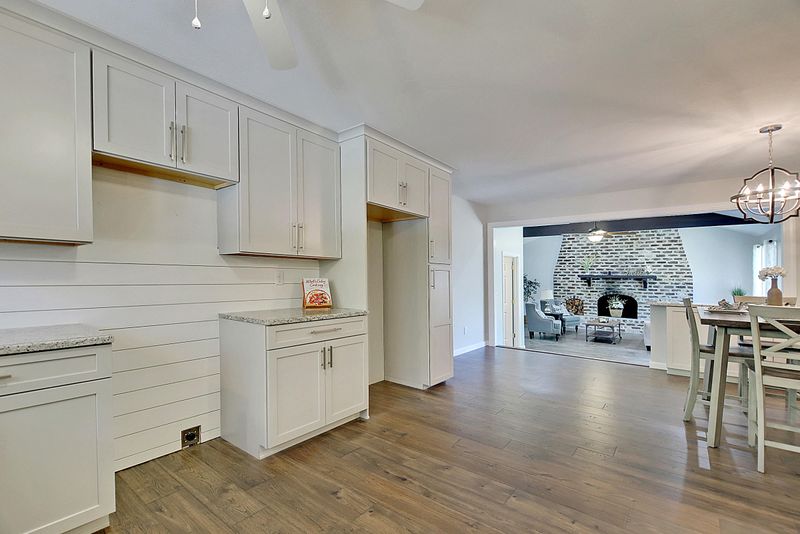 675 Highwood Cir, Charleston, SC 29412