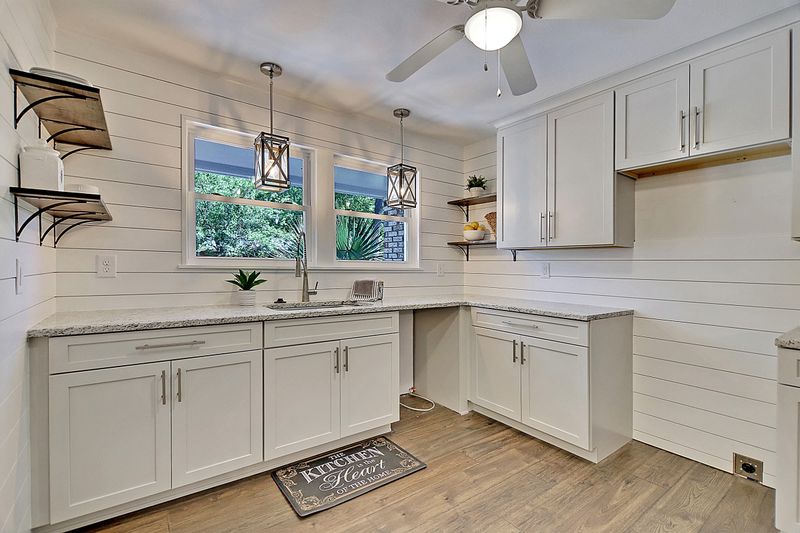 675 Highwood Cir, Charleston, SC 29412