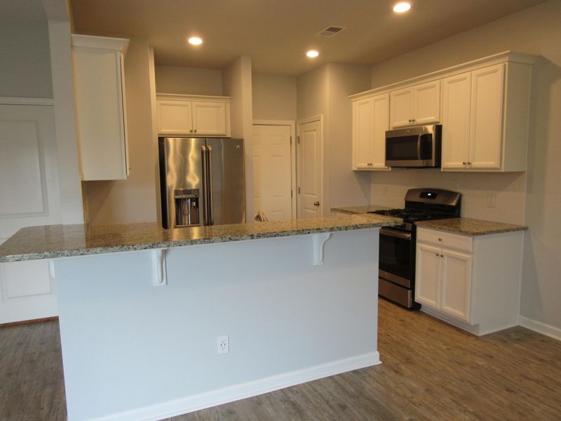 769 Redbud Ln, Summerville, SC 29486