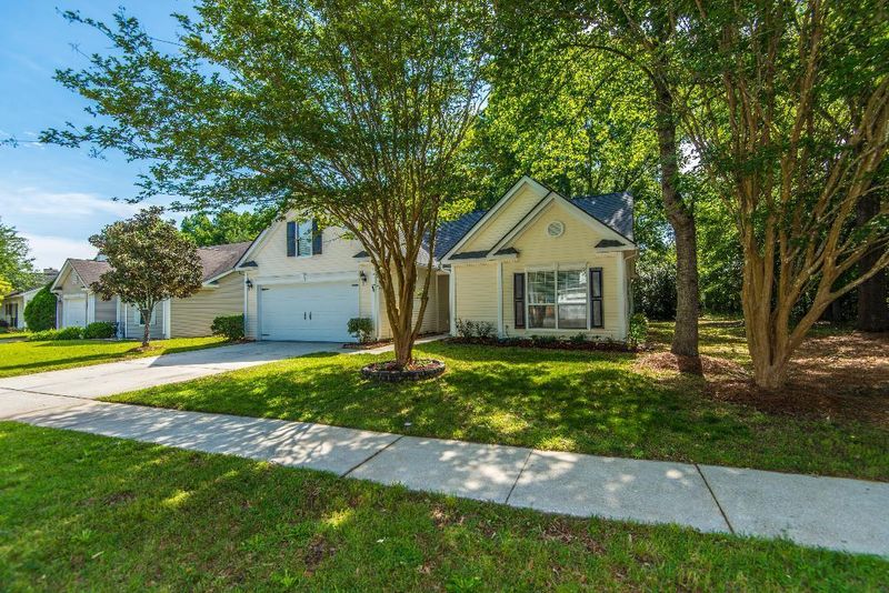 100 Lowndes Rd, Goose Creek, SC 29445