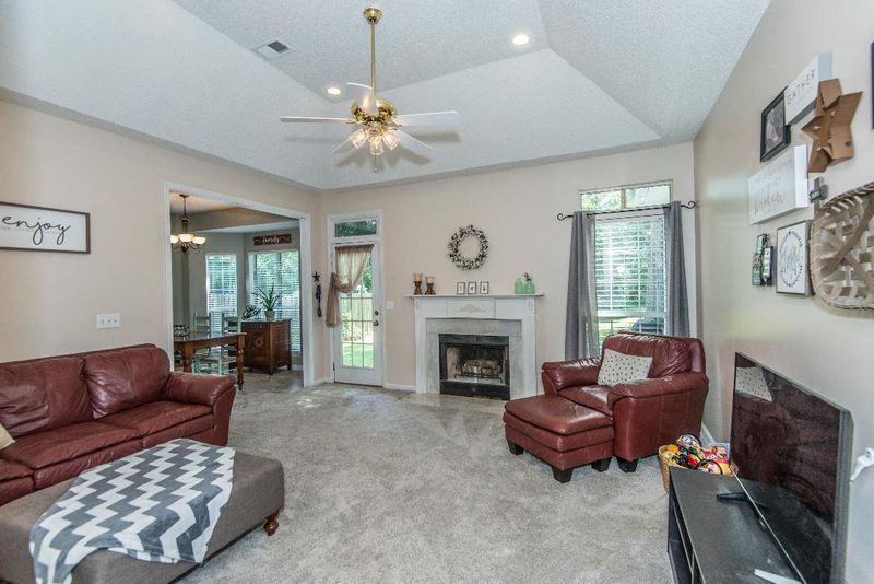 100 Lowndes Rd, Goose Creek, SC 29445